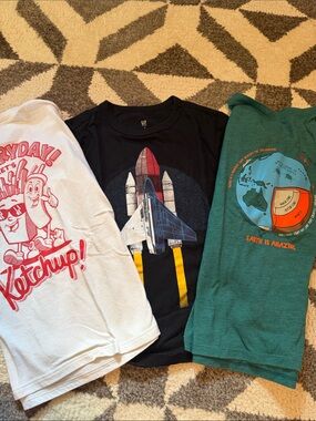 3 Boys t-shirts, size small